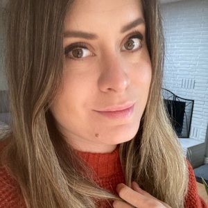 Meet your Posher, Mia